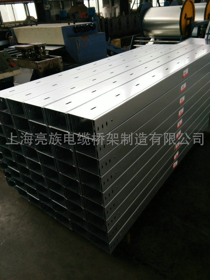 轻型高强度桥架的负载荷是什么？